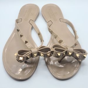 VALENTINO GARAVANI Rockstud Bow Jelly Flip Flop Thong Slide Sandals Poudre Sz 37